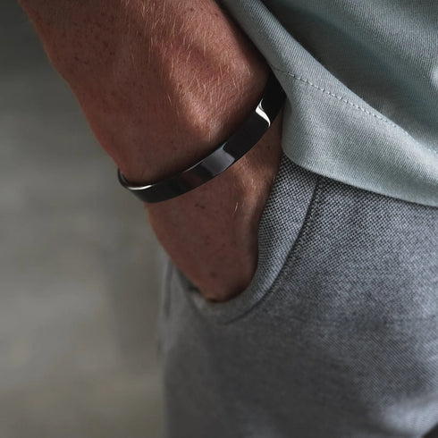 Minimal Cuff Bangle Black